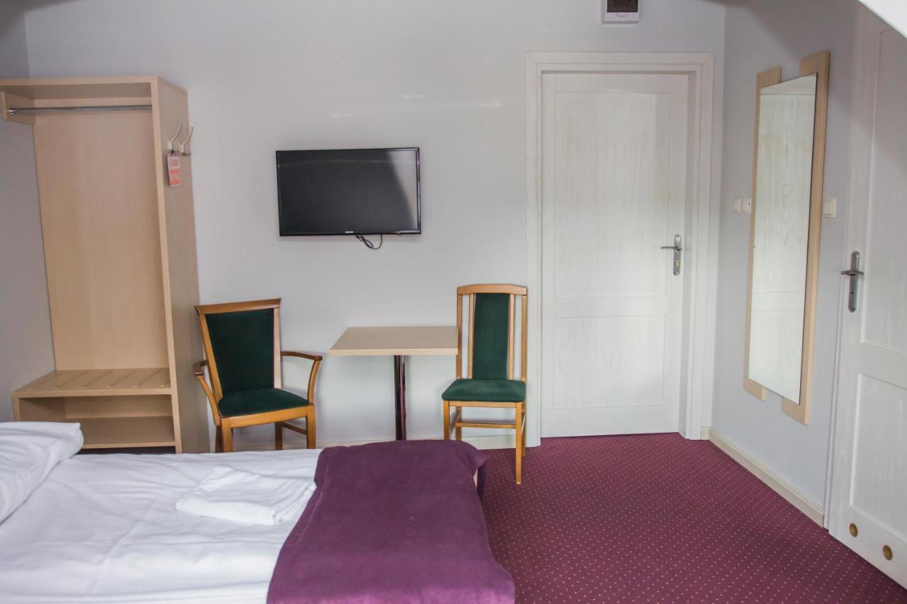 Dworek Jablonna Jablonna Majatek Extérieur photo